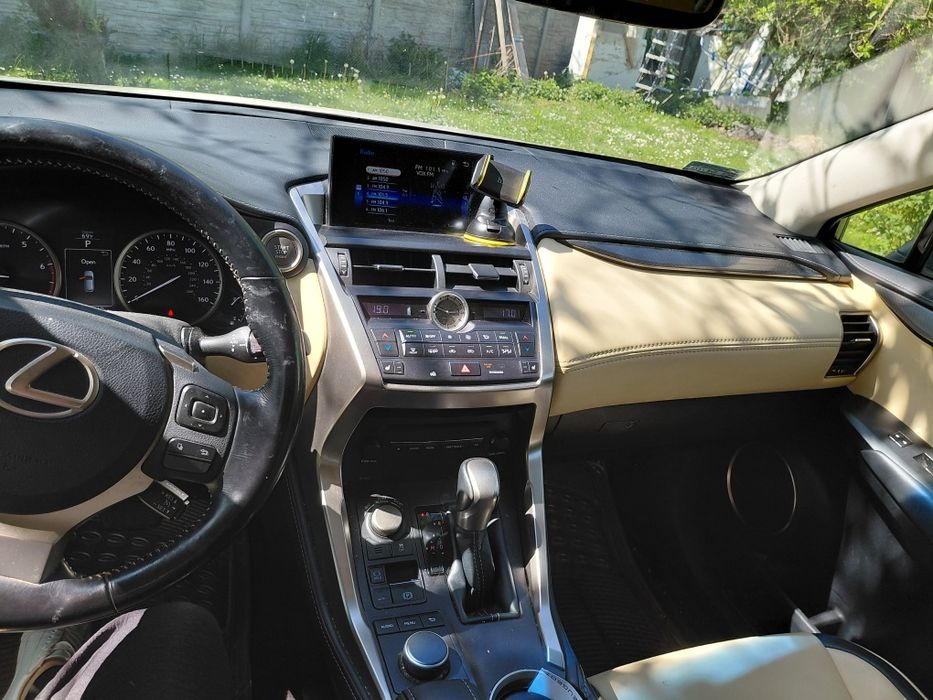 Sprzedam Lexus NX200