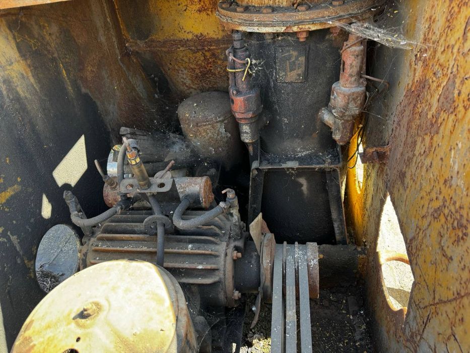 Напівпричеп муковоз К4АМГ