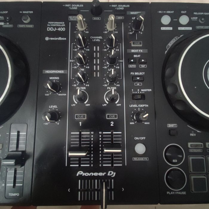 Vendo Mesa de DJ Pioneer