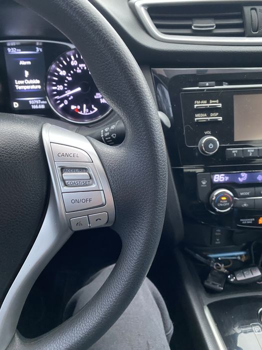 Продам Nissan RogueVE