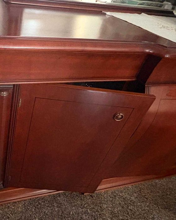 Aparador com espelho em cerejeira