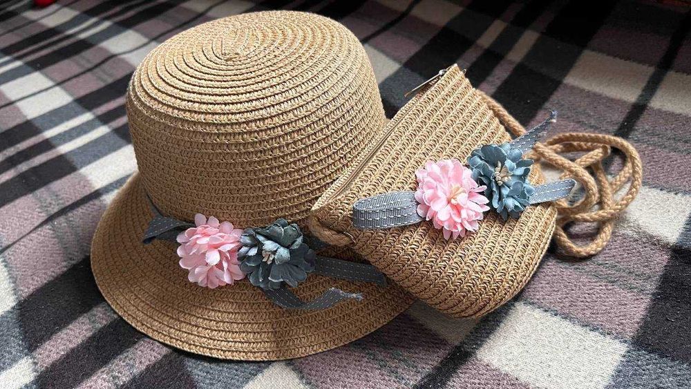 Соломенная шляпа и сумочки