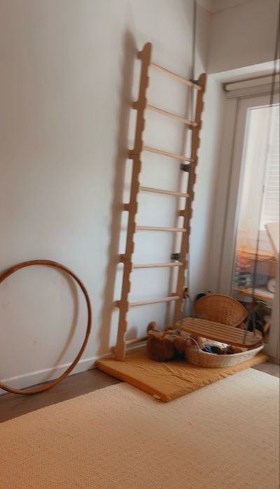 Espaldar infantil -  62 × 8 × 201 cm