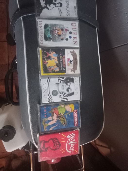 Kasety magnetofonowe polskie i zagraniczne tytuły