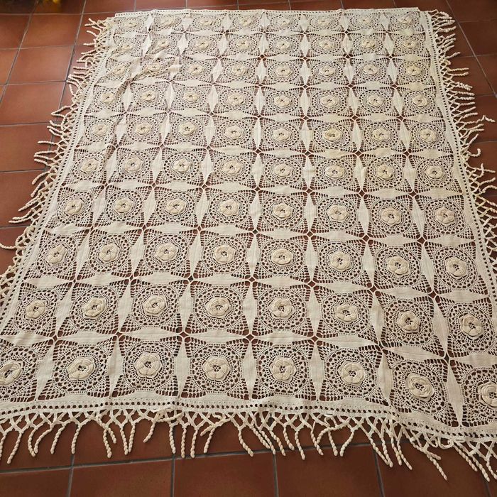 Colcha branca em renda