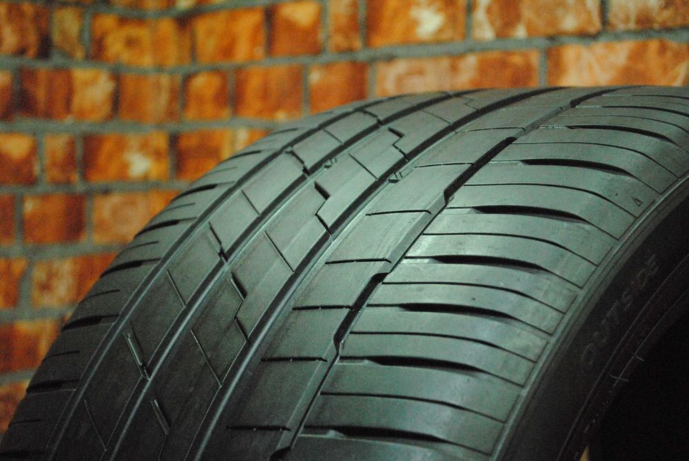 Hankook/Pirelli 315/35-275/40 R21 (AWD)