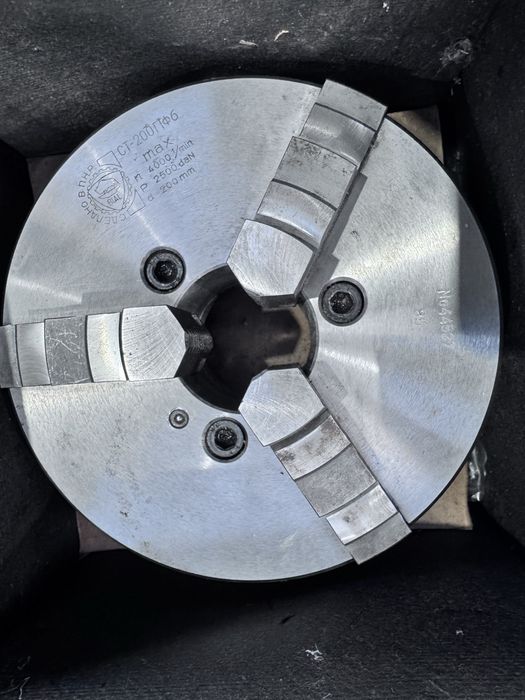 Uchwyt tokarski Bizon fi 200 z zabierakiem Nowy