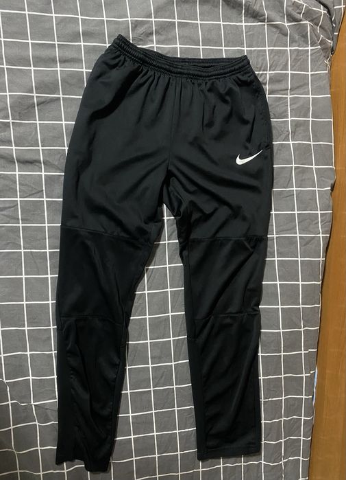 Спортивные штаны Nike