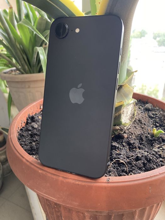 Отличное состояние iPhone 16E 128Gb