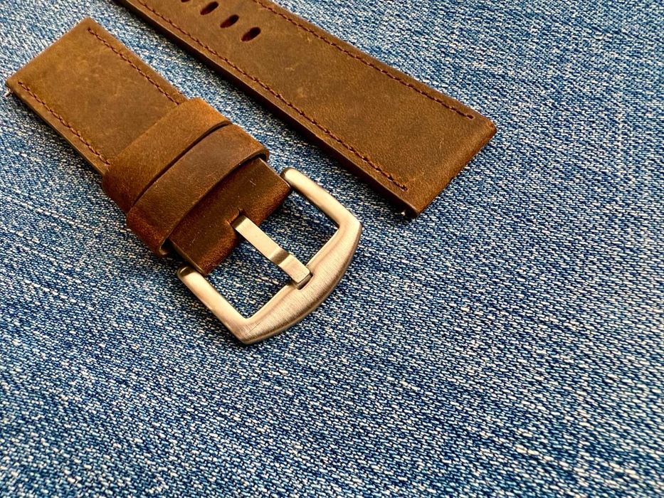 Коричневый кожаный ремешок 24 мм.