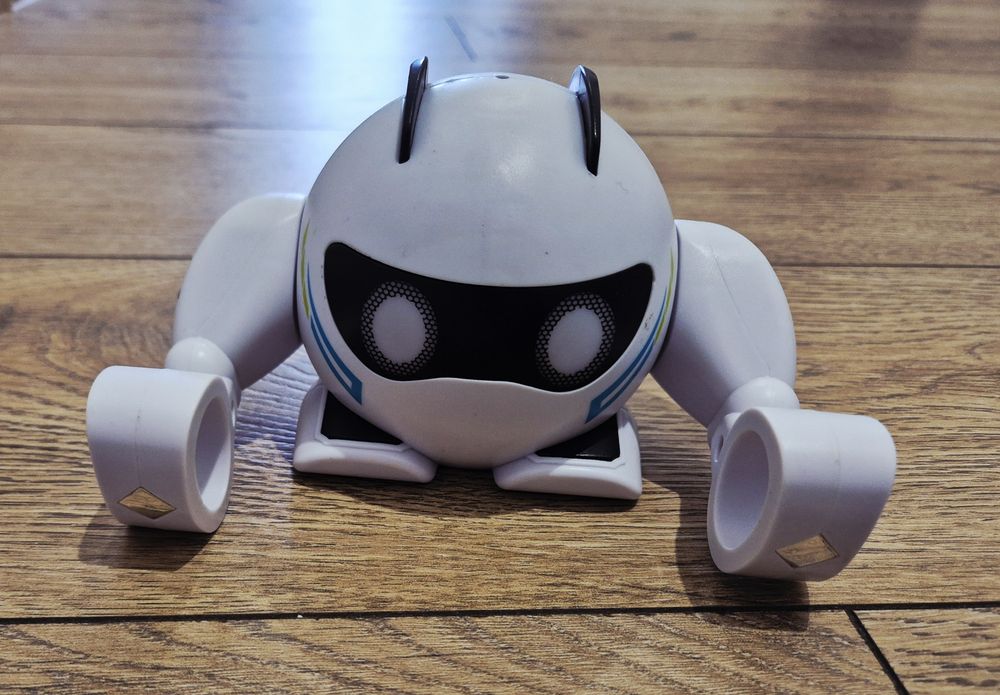 Zabawka interaktywna robot