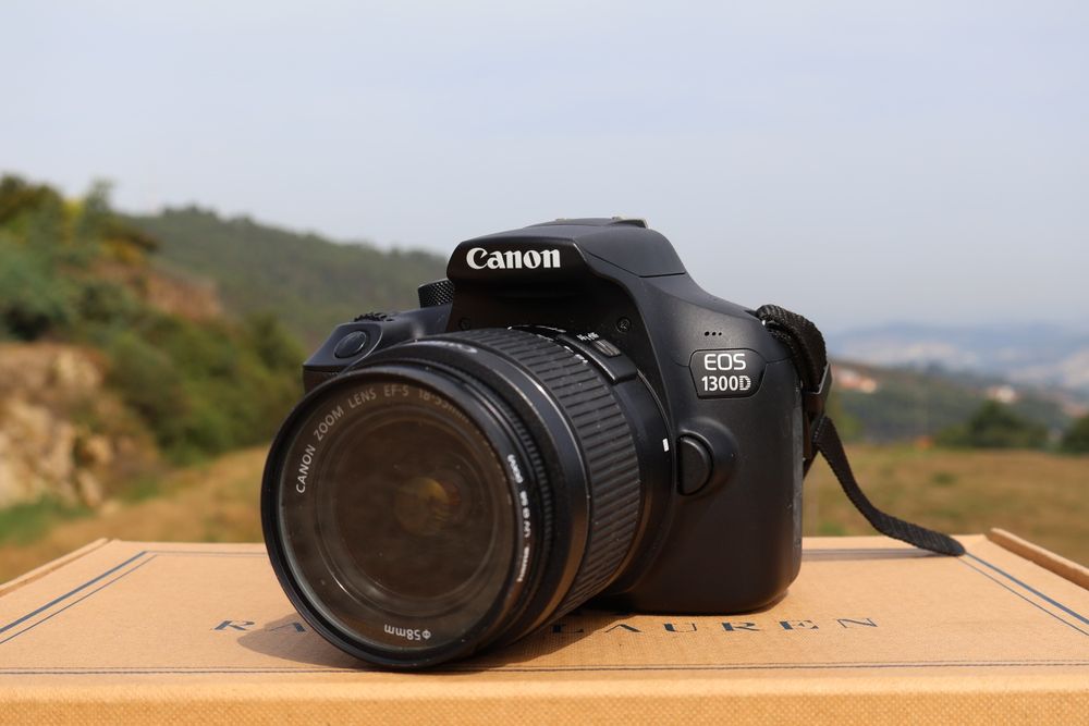 Canon EOS 1300D + EFS 18-55mm