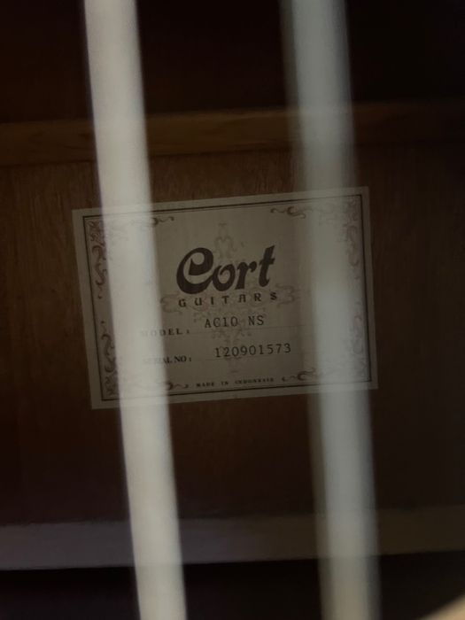 Продам Гитару + Чехол в подарок