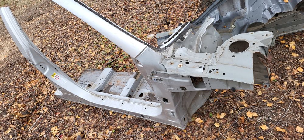 Toyota Camry 40 четверть порог стойка стакан