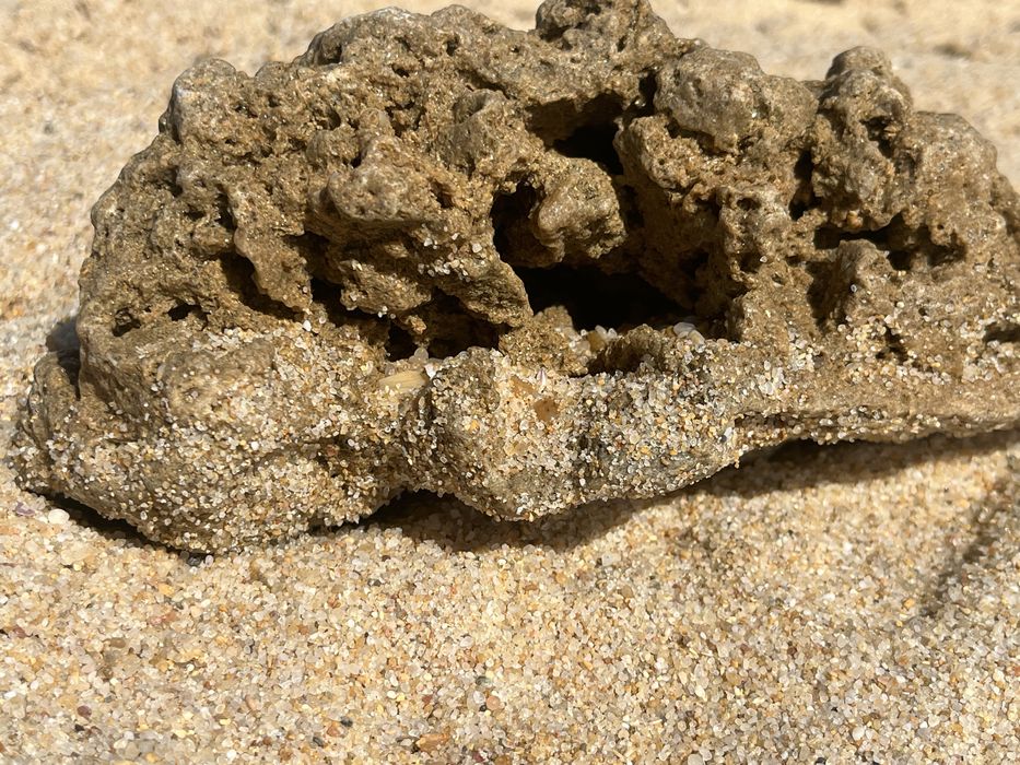 Perdra para aquario ou terrario com grutas que atravessam a pedra
