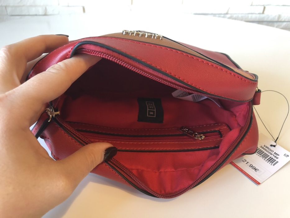 Czerwona torebka marki MISAKO