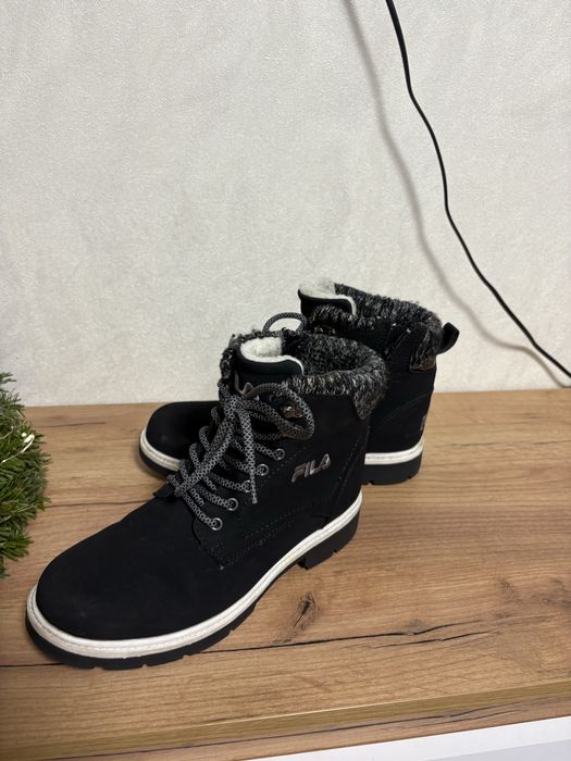 Продам зимові черевики оригінальні від FILA
