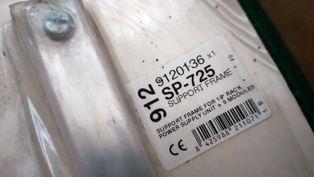 Ramka SP-725 na 9 paneli ALCAD