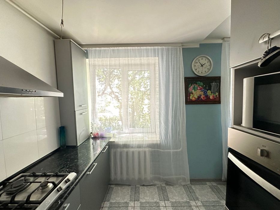 Продам 3-кімнатну квартиру з ремонтом!