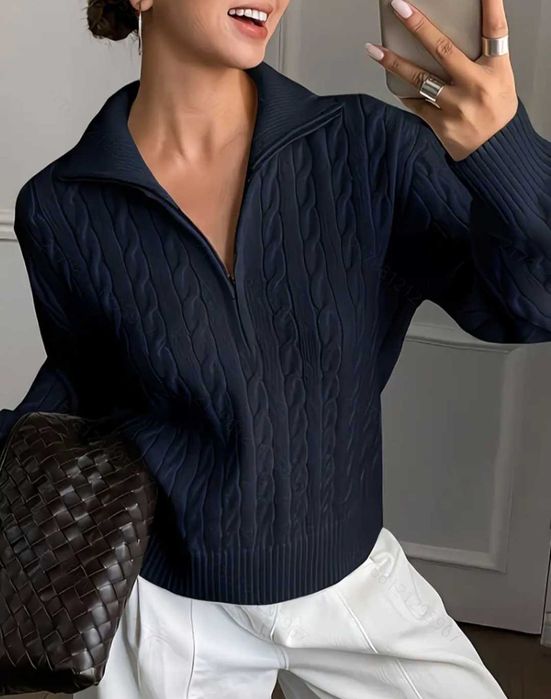Granatowy sweter z kołnierzem r.M