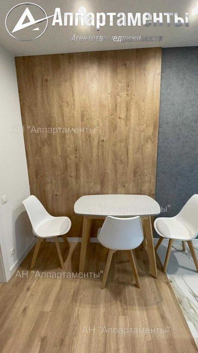 Продам 2к.кв. новострой ЖК Рогатинский, дизайн. ремонт, метро Ц-Рынок