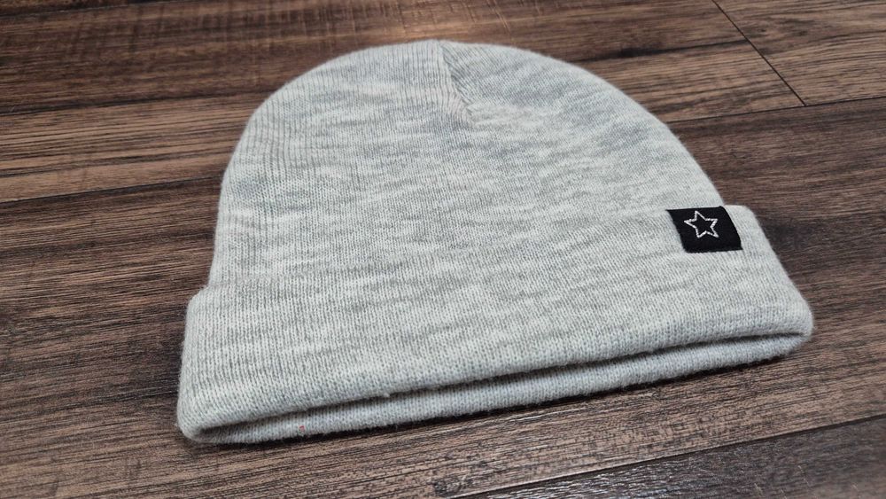 115 A czapka szara gwiazdka sinsay damska