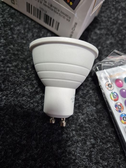 Lâmpada LED com controle remoto