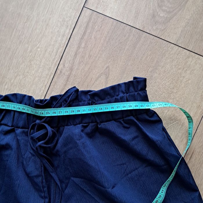 Spodnie z bardzo szerokimi nogawkami spódnico-spodnie