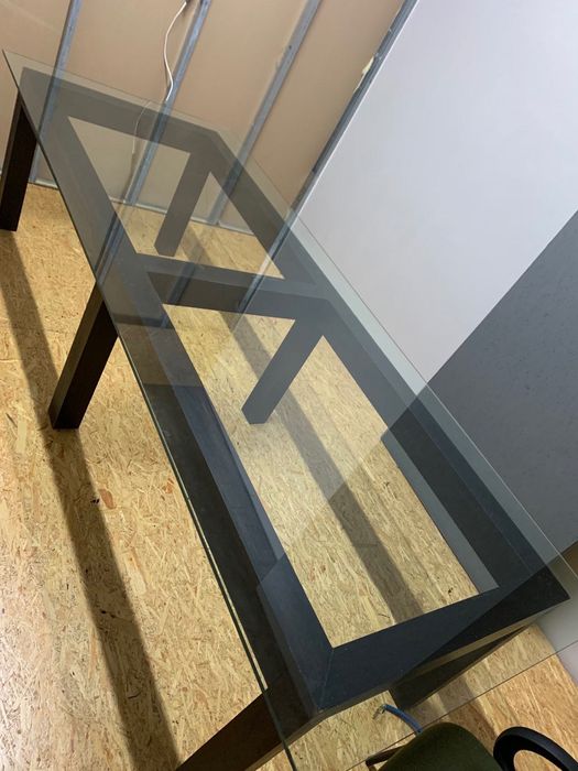 Selling the table with a glass top