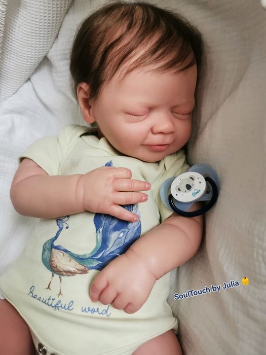 „Realistyczna lalka reborn – ręcznie malowany chłopczyk z certyfikatem