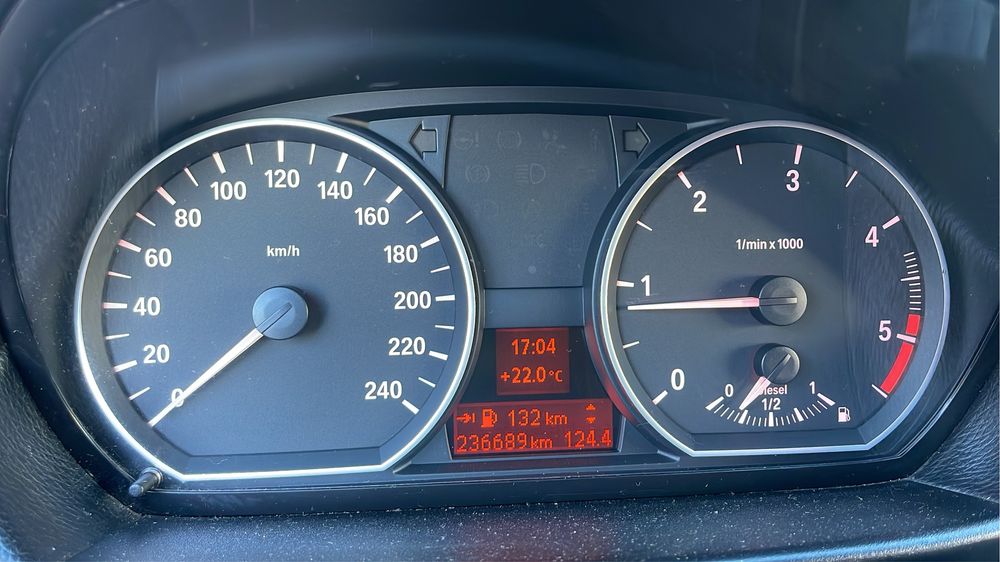 BMW SERIE 1 118d Bom Estado