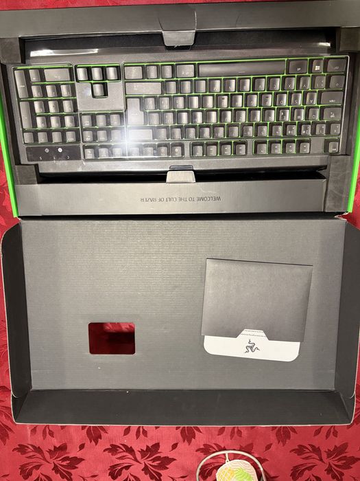 Razer Blackwidow Ultimate como novo, pouco uso. Layout “QWERTZ”