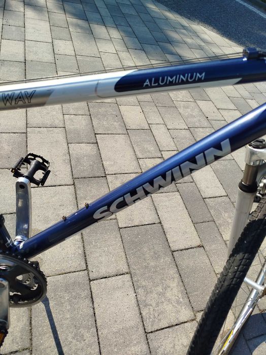 Schwinn Trailway 21‑speed Hybrid / Gravel / Commuter