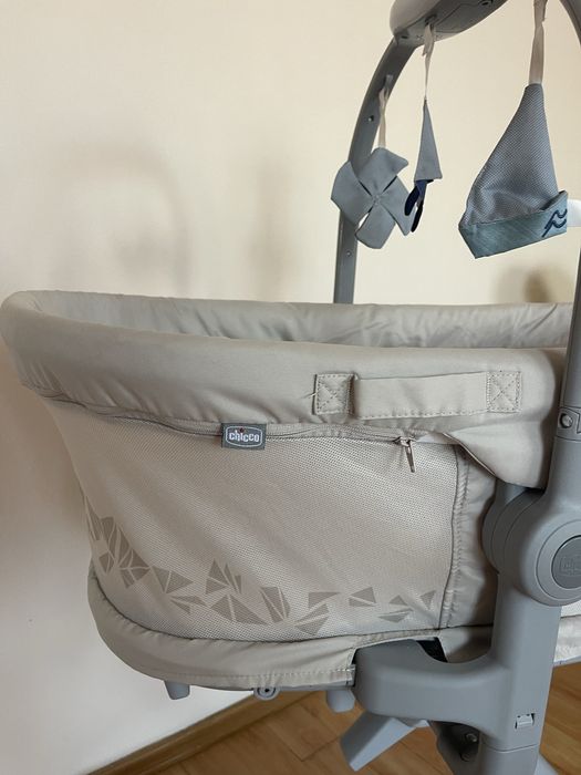 Ліжечко-стільчик Chicco для дитини