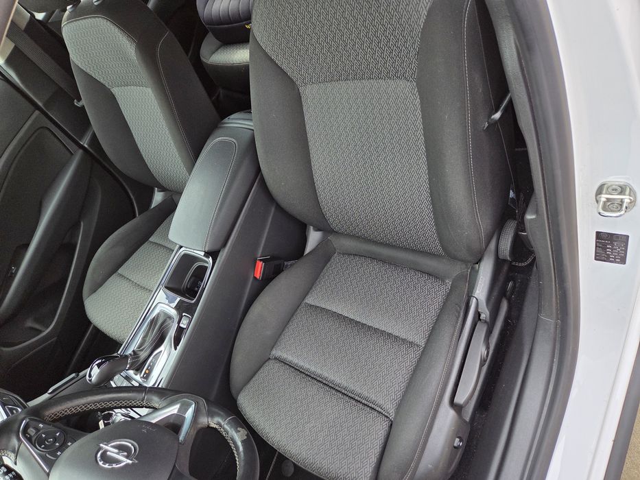 Opel Insignia  1.6 CDTi Automat