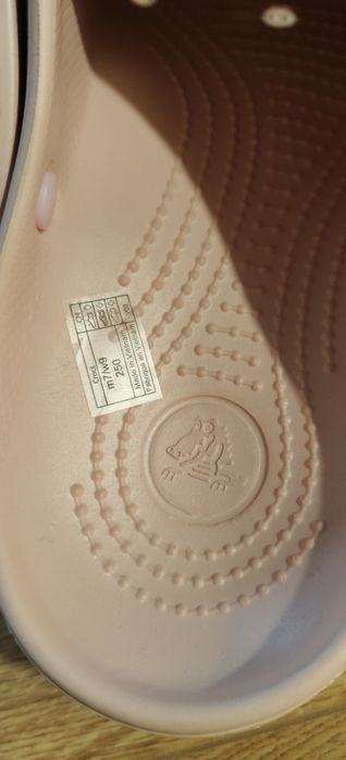 NOWE klapki CROCS pudrowy róż z napisem rozm.39