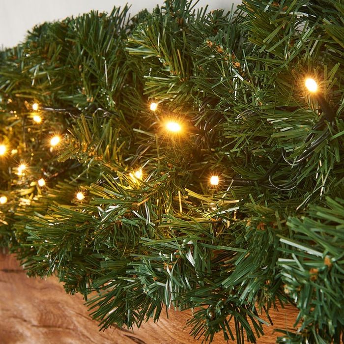Різдвяна штучна ялинкова гірлянда з підсвіткою — 2,7 м