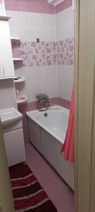 Продам 3-х кімнатну квартиру на Перемоги, 107