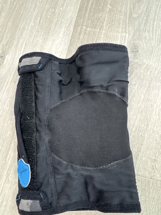 Спортивные наколенник , М/L