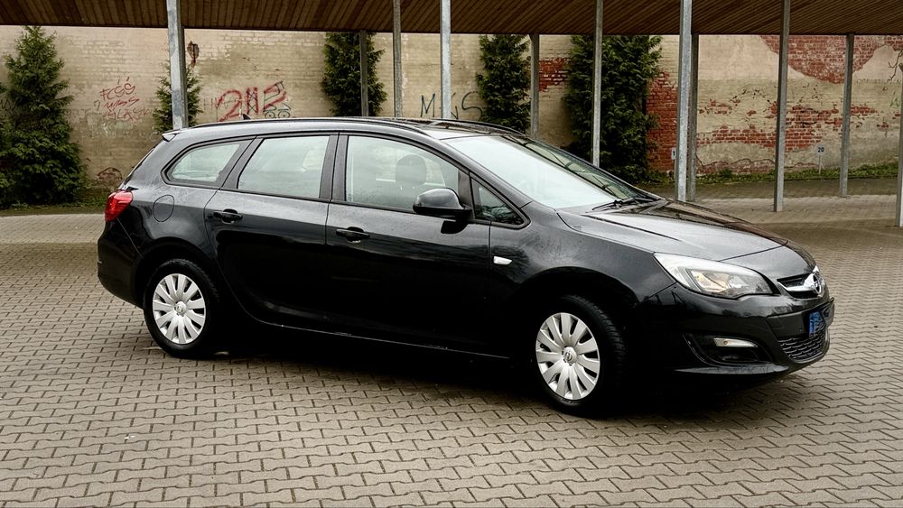 Opel Astra J Sports Tourer 1.6 CDTI 110 KM Webasto  Tempomat   Hak