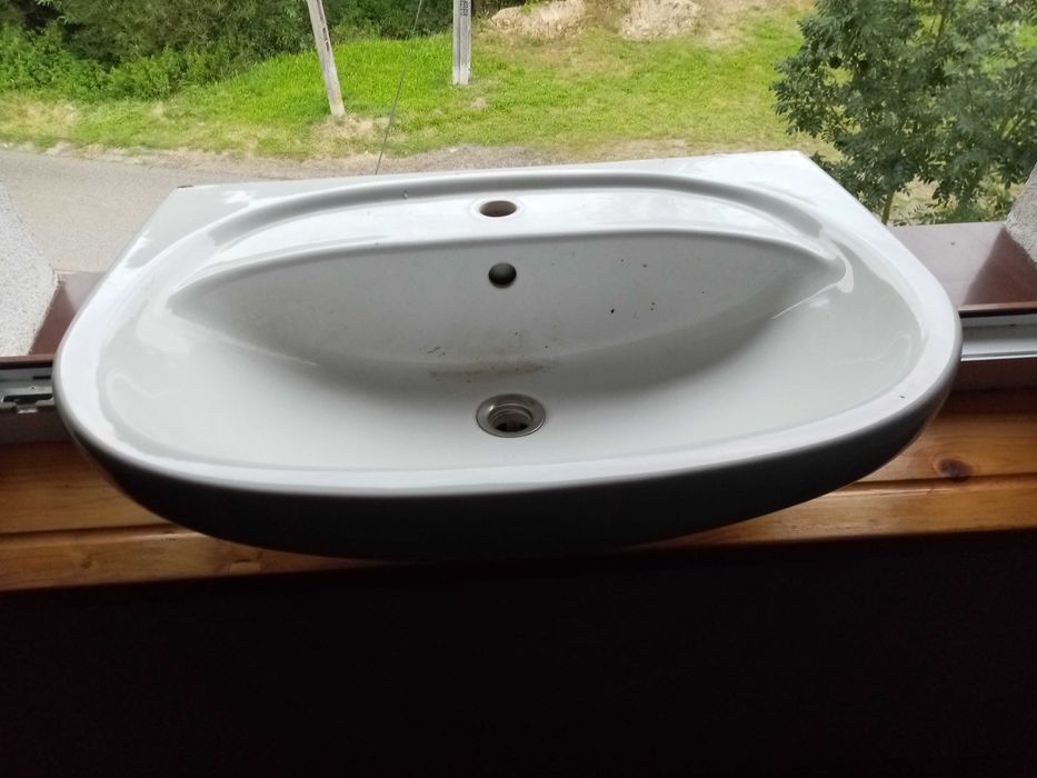 Umywalka ceramiczna 65 x 47 cm