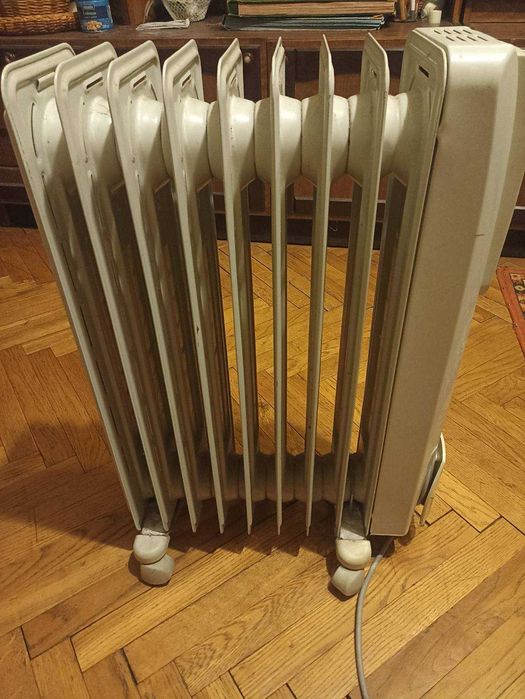 Масляний обігрівач DeLonghi KH 770920