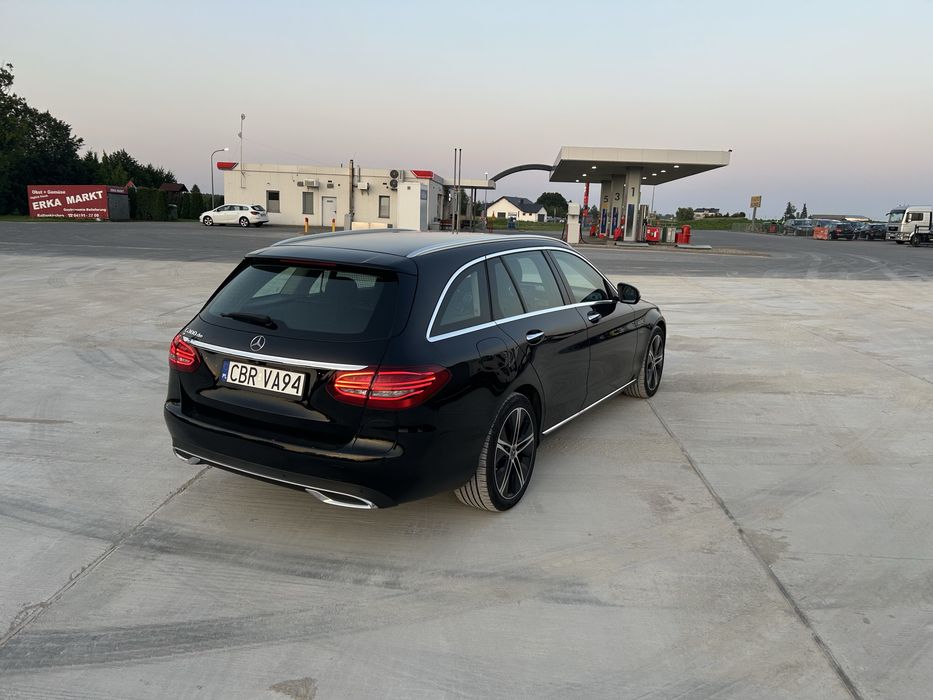 Sprzedam mercedes klasa c 300 de 2021