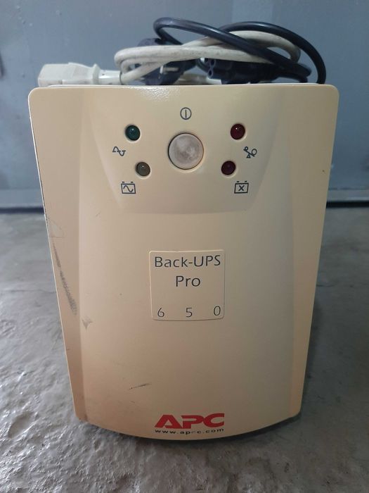 Бесперебойник ДБЖ APC Back-UPS Pro 650 (BP650SI)