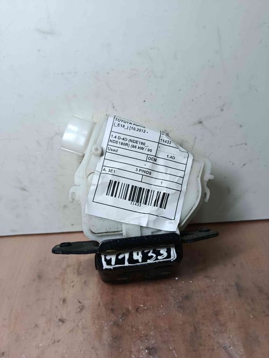 Fechadura / fecho da mala TOYOTA Auris Hatchback (_E18_)