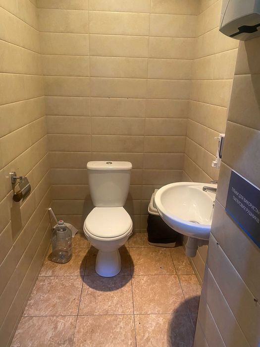 Львівська площа, Фасад, Перший поверх, Клініка, Стоматологія, Аналізи