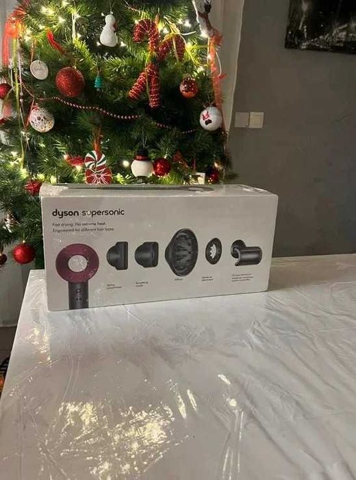 Nowa Stan idealny suszarka do włosów dyson HD08