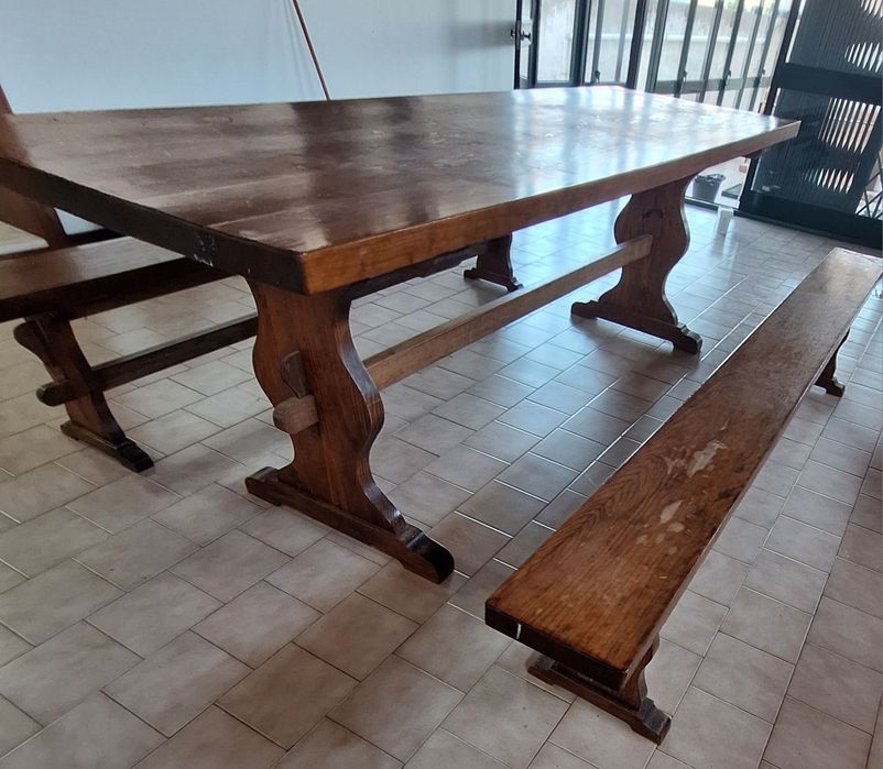 Mesa Estilo Mosteiro Rústica em Madeira Maciça (2,50m) + 2 Bancos Corridos