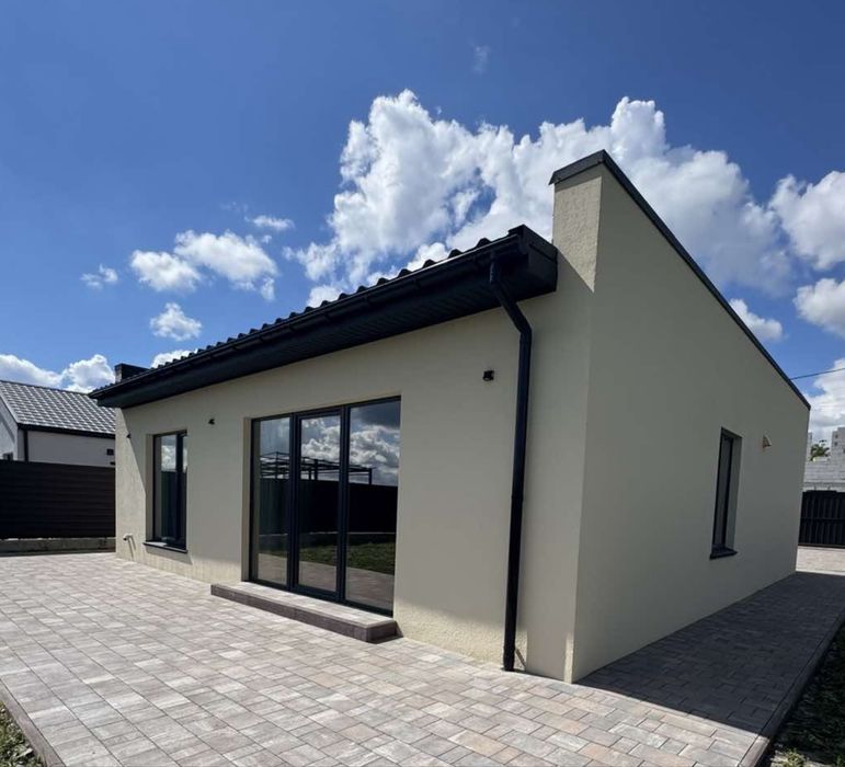 Продам  БЕЗ КОМІСІЇ новий будинок з ремонтом 80 км від м. Києва