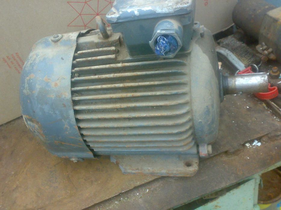 Электродвигатель 7.5 квт .2880 об мин 50 кг.АИР 112 УЗ.